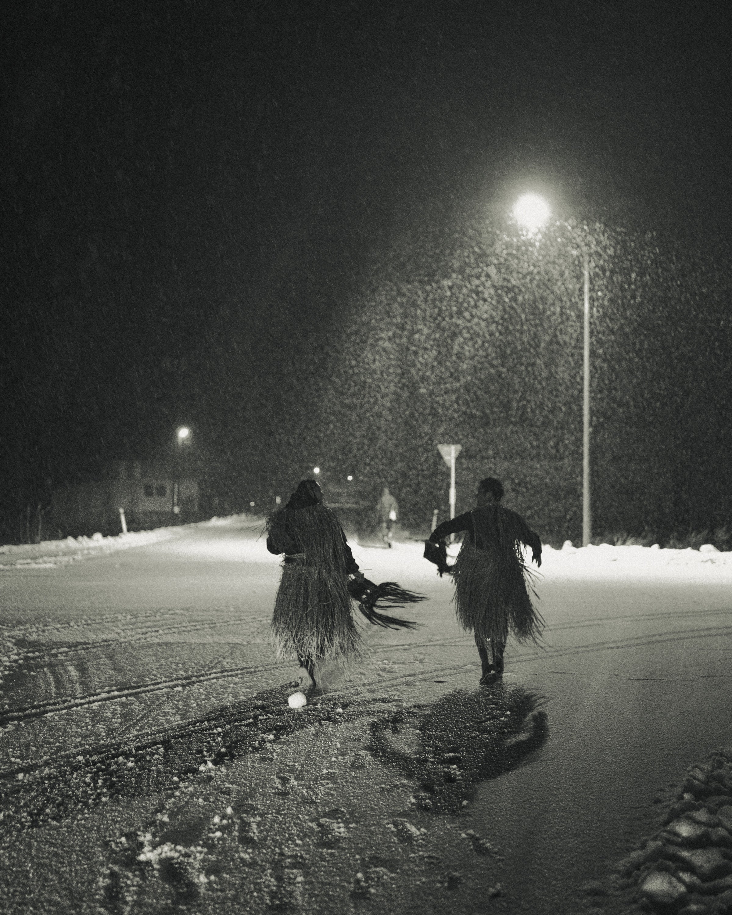 BENEVOLENT DEMONS IN THE NIGHT – A LIVING TRADITION